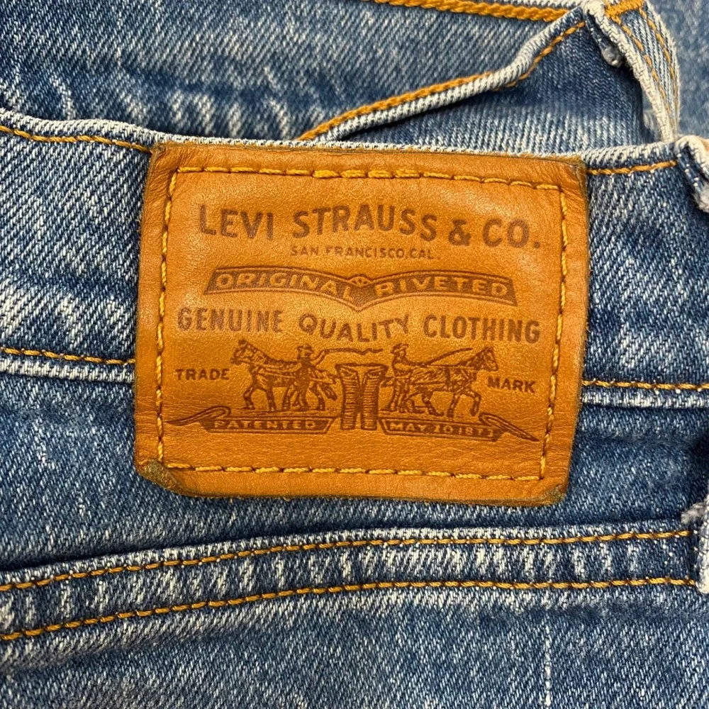 Levi's Jeans Men 34 x 26 Blue Wedgie Straight Button Fly Medium Wash Denim